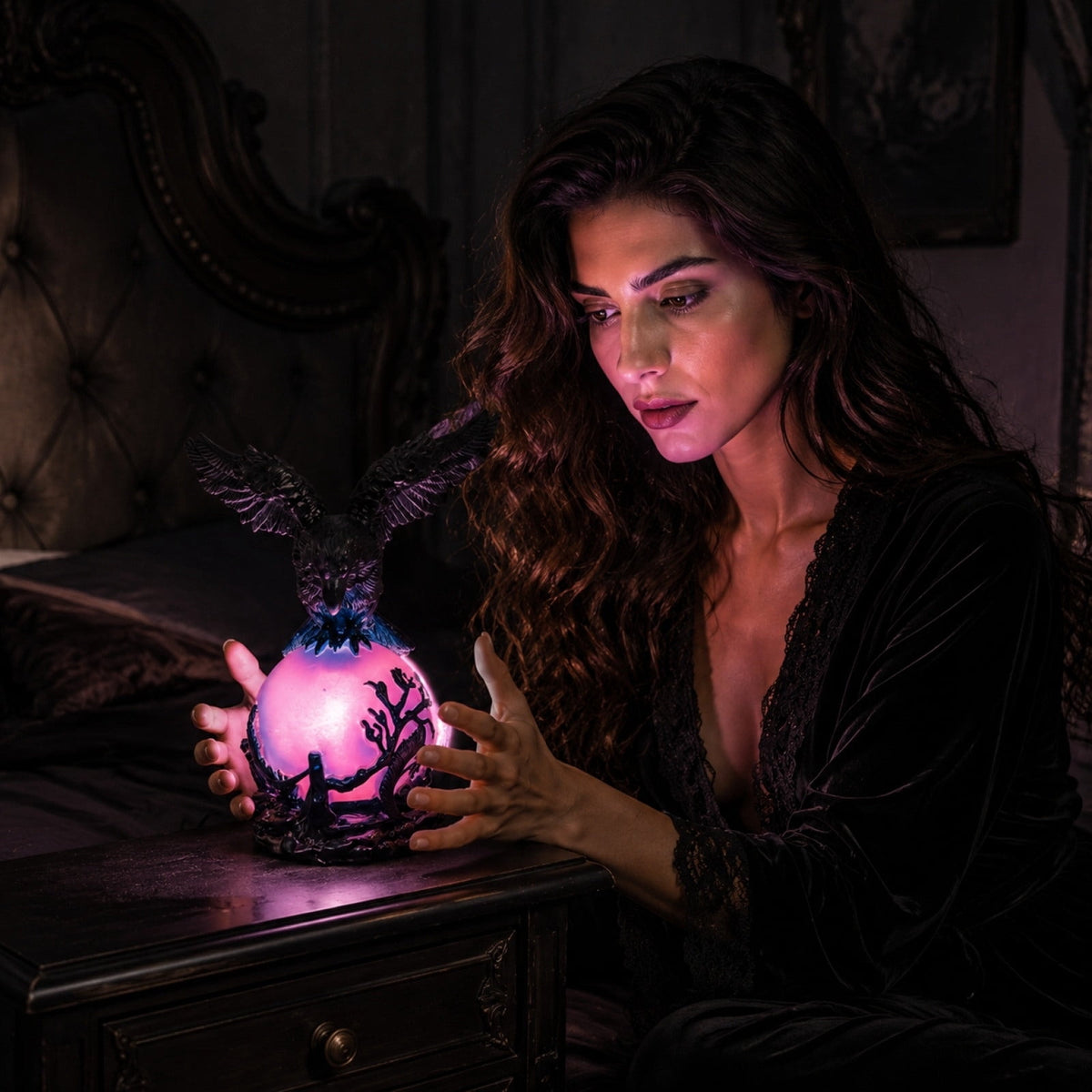Gothic Mysterious Raven Lamp Light Sculpture, Resin Halloween Moonlight Luminous Crow Bird Led for Home Decor Gift, Bedroom Bedside, Living Room