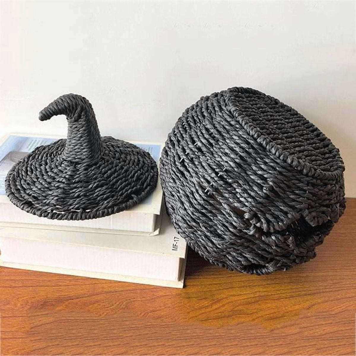 Sahpxhe Black Woven Pumpkin Basket with Lid Handmade Wicker Pumpkin Candy Baskets for Halloween Tabletop Mantel Candy Storage Decorations
